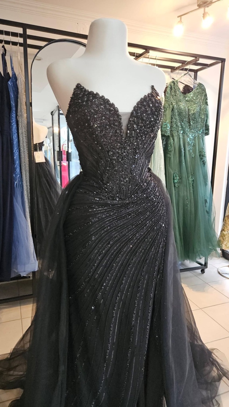 Aurora en negro