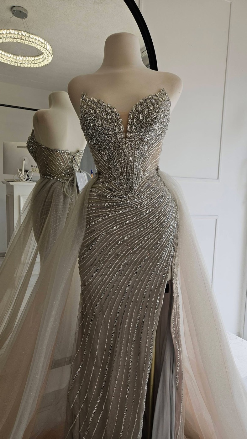 Aurora en plata-nude