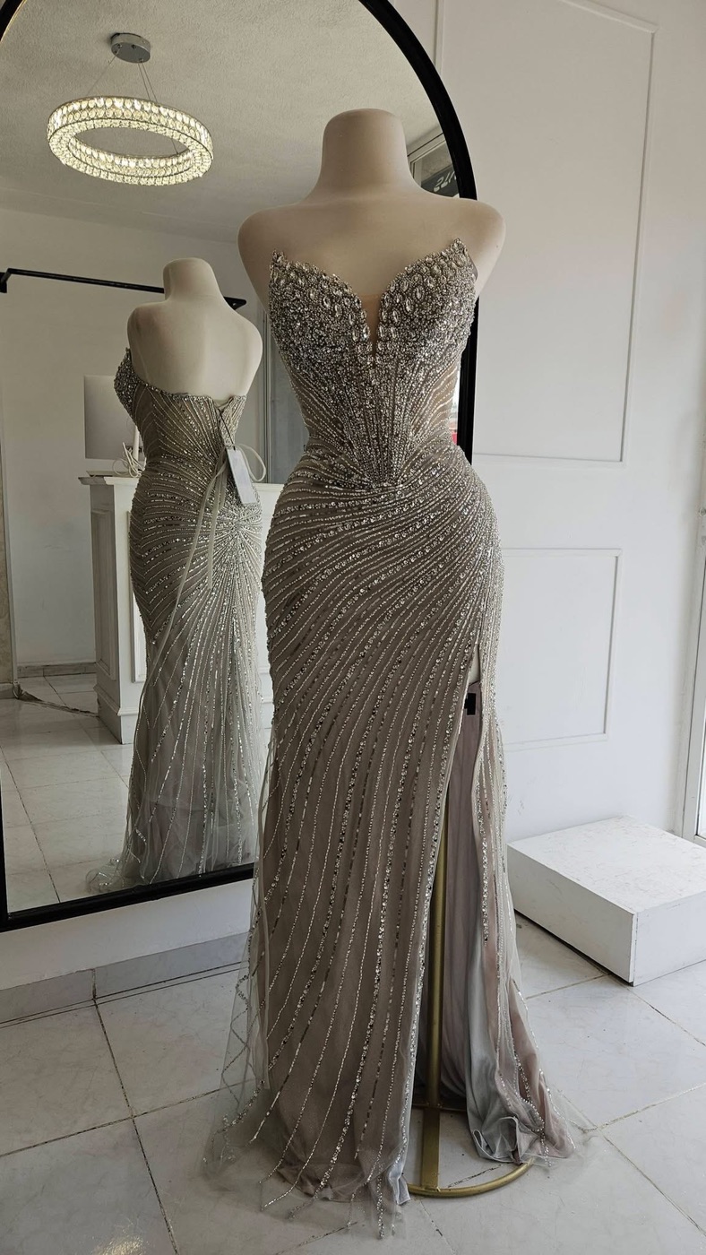 Aurora en plata-nude