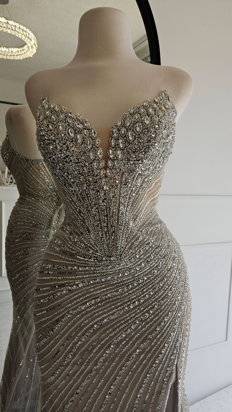 Aurora en plata-nude